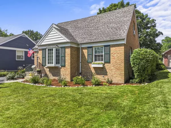 Glenview, IL 60025,2140 Walnut Court