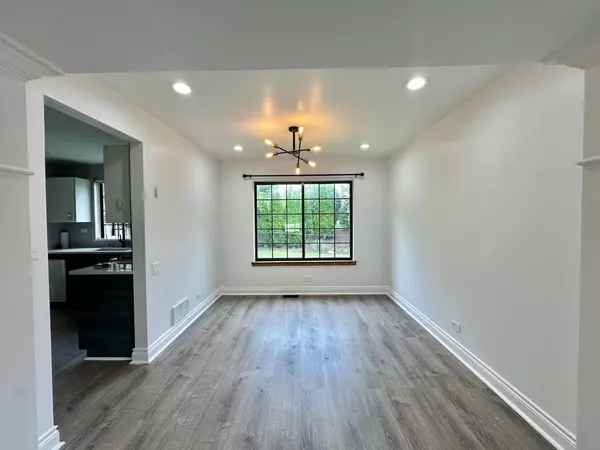 Bloomingdale, IL 60108,216 Seneca Trail
