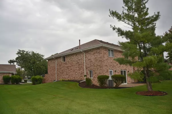 Tinley Park, IL 60487,17155 Kamp Court #9