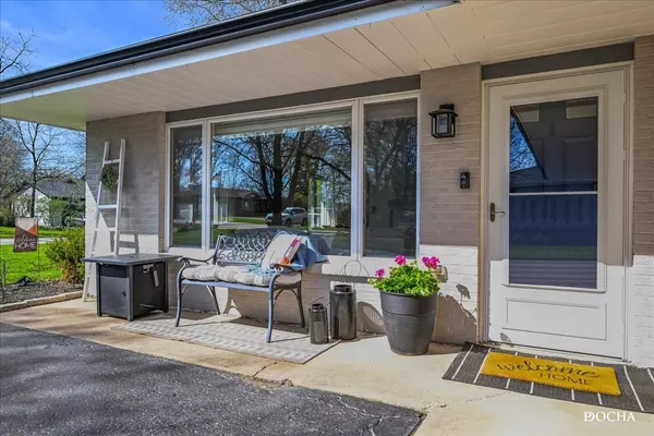 Yorkville, IL 60560,19 Maple Street