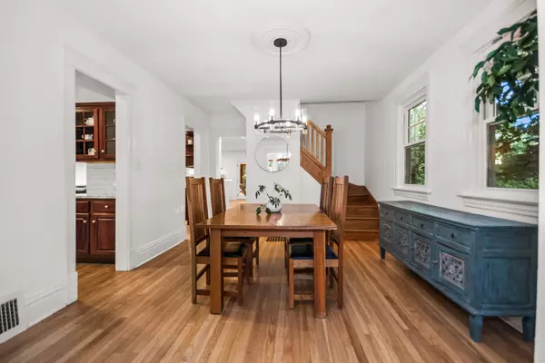 Evanston, IL 60201,2015 Colfax Street