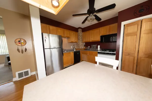 Westchester, IL 60154,1406 Portsmouth Avenue