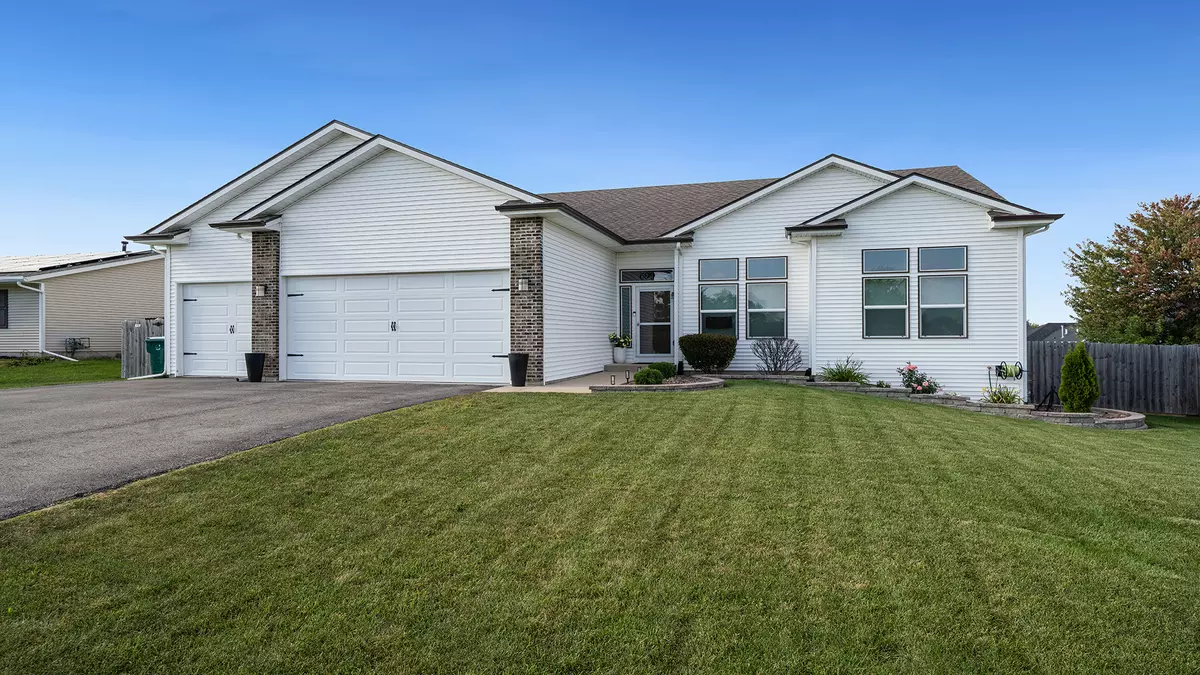 Roscoe, IL 61073,699 Ballymore Road