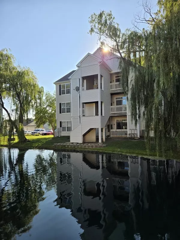 Glendale Heights, IL 60139,149 N Waters Edge Drive #F