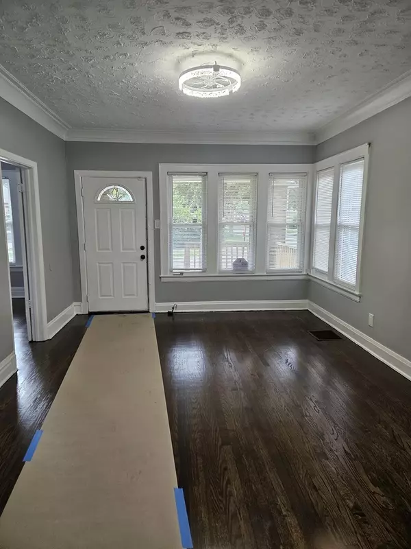 Chicago, IL 60628,10101 S PERRY Avenue