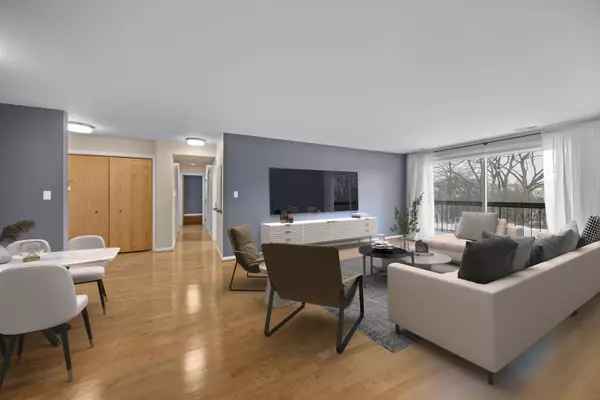 Willowbrook, IL 60527,501 Lake Hinsdale Drive #207