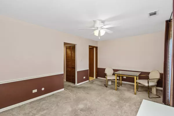 Northbrook, IL 60062,1483 Shermer Road #206B
