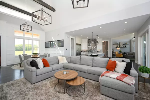 St. Charles, IL 60175,5N107 Burr Road