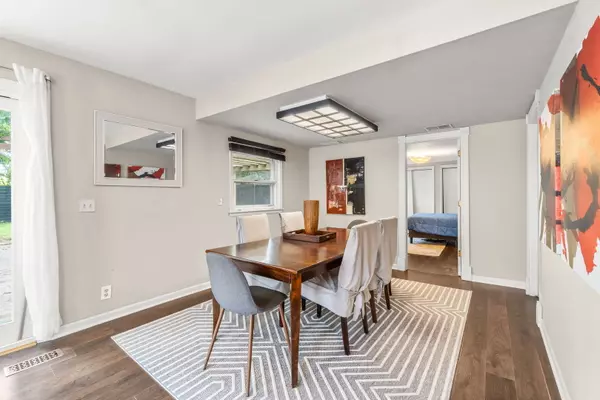 Lake In The Hills, IL 60156,404 Plum Street