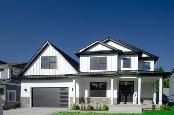 1326 N Race Avenue, Arlington Heights, IL 60004