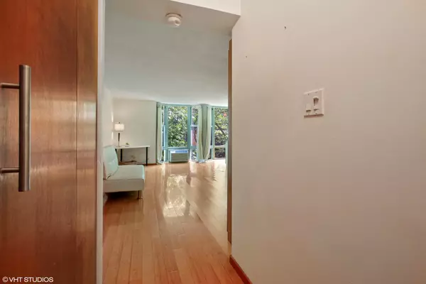 Chicago, IL 60610,1340 N DEARBORN Street #3C