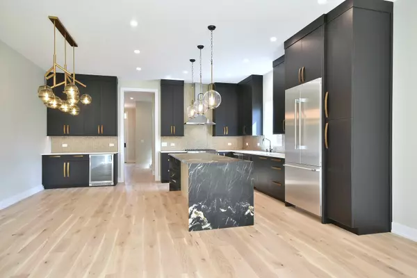 Elmhurst, IL 60126,258 Addison Avenue