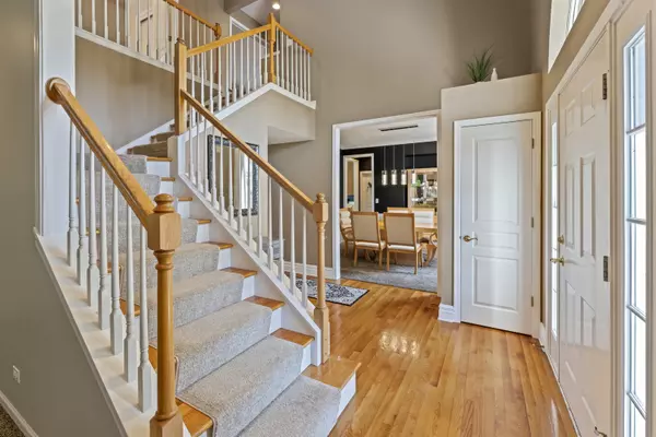 Algonquin, IL 60102,601 Woods Creek Lane