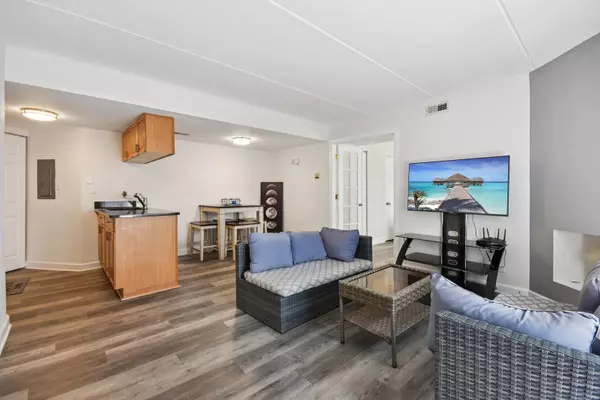 Naperville, IL 60565,1751 S Washington Street #1