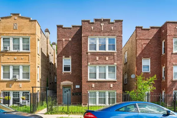 4446 W Walton Street #2, Chicago, IL 60651