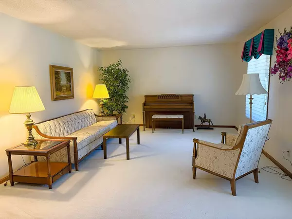 Dixon, IL 61021,300 Fieldstone Lane