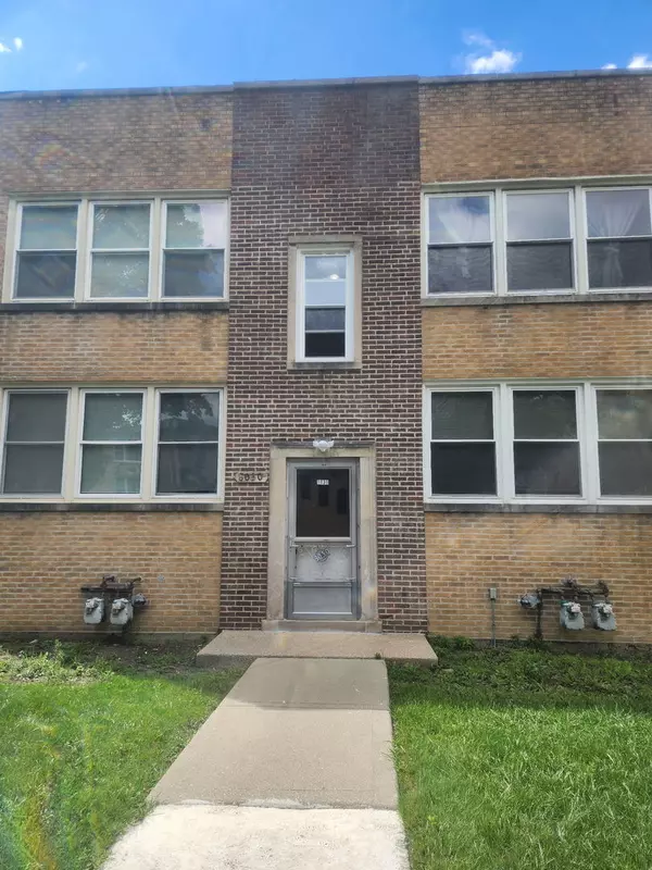 8030 N KENTON Avenue #2A, Skokie, IL 60076