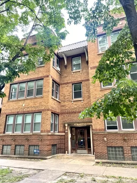 2300 W Sunnyside Avenue #3E, Chicago, IL 60625