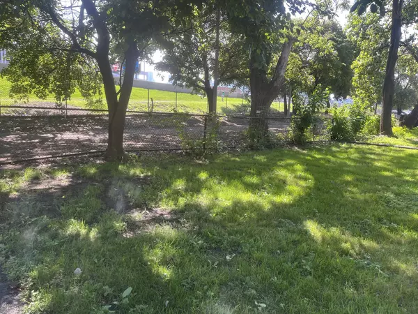 1337 W Haddon Avenue, Chicago, IL 60622