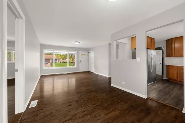 Hoffman Estates, IL 60169,585 Newark Lane