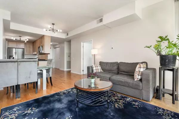 Skokie, IL 60077,9655 Woods Drive #1809