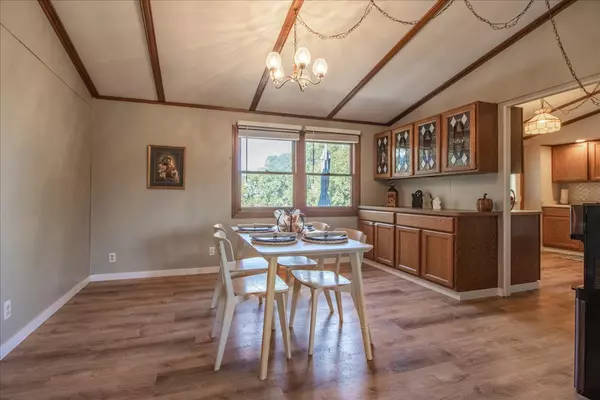 Batavia, IL 60510,1667 S Raddant Road