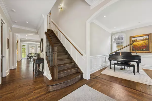 Hinsdale, IL 60521,123 N Vine Street