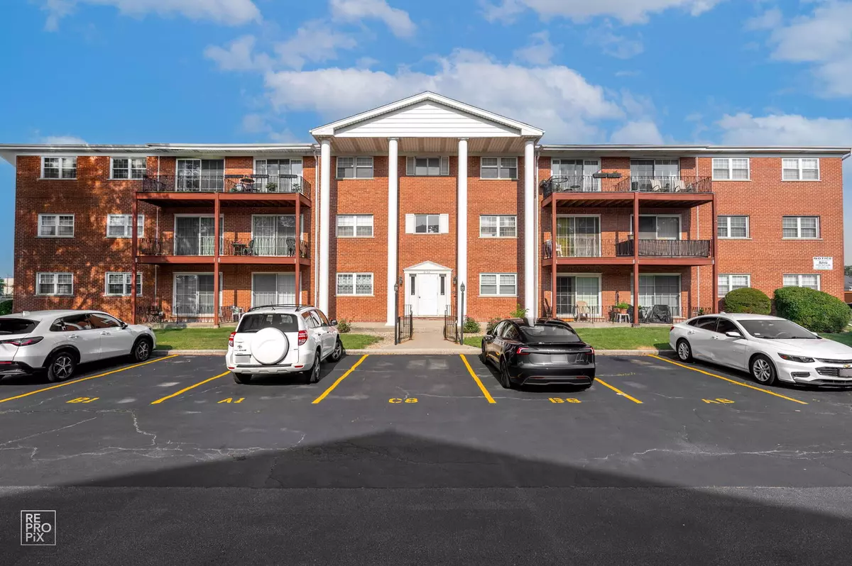 Oak Lawn, IL 60453,6135 W 94th Street #B1