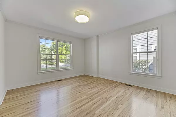 Glenview, IL 60025,411 Washington Street