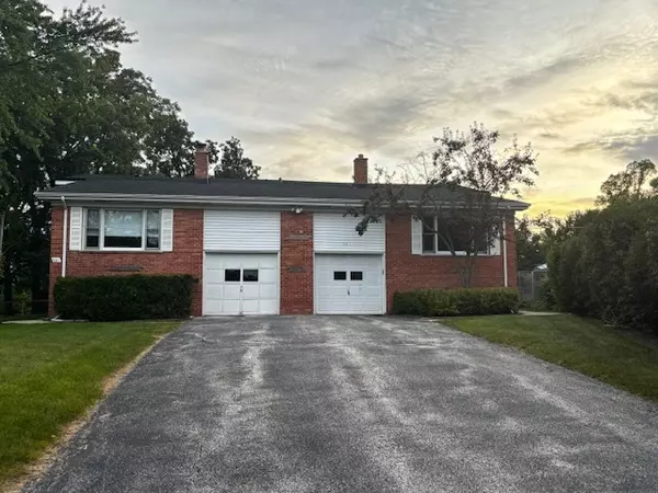 563 Ivy Court, Lake Forest, IL 60045