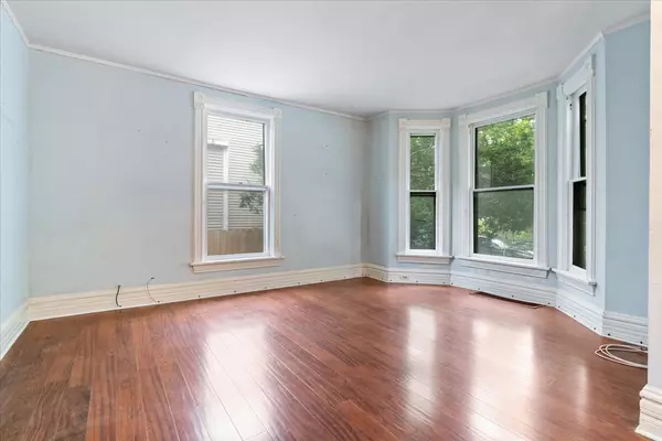 Chicago, IL 60626,6729 N Ashland Avenue