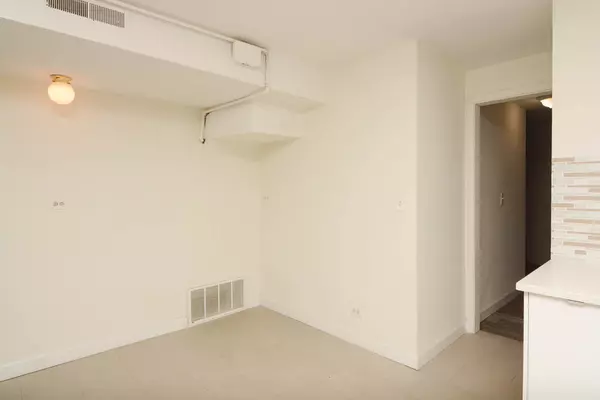 Chicago, IL 60610,1160 N LaSalle Street #GARDEN