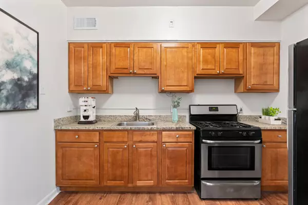 Chicago, IL 60660,6230 N Kenmore Avenue #901