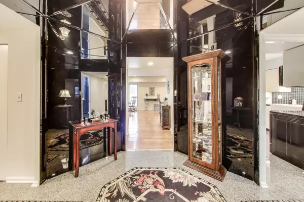 Northbrook, IL 60062,3955 Mission Hills Road #D