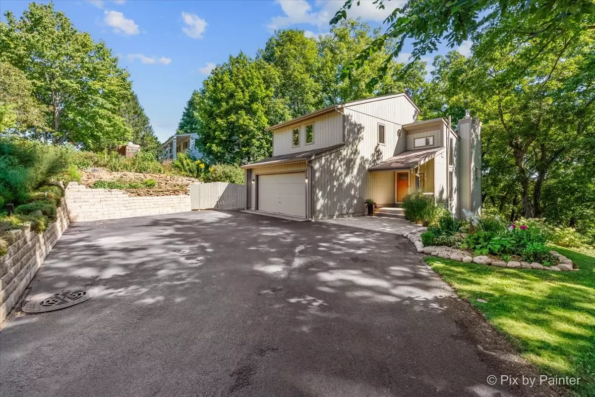 South Elgin, IL 60177,7N905 Woodcliff Drive