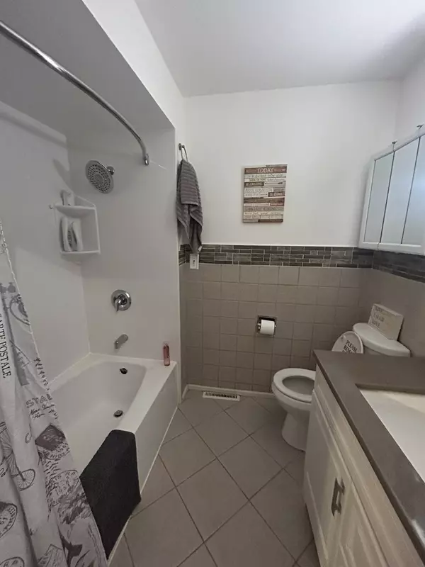 South Holland, IL 60473,16639 Dobson Avenue