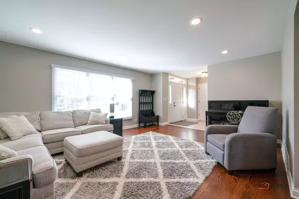 Vernon Hills, IL 60061,469 Chesterfield Lane