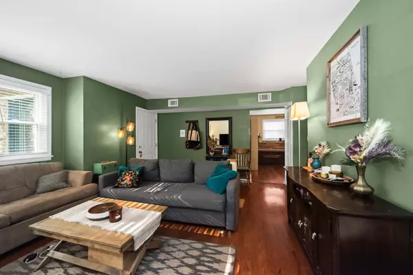 Chicago, IL 60626,7311 N ASHLAND Boulevard #1B