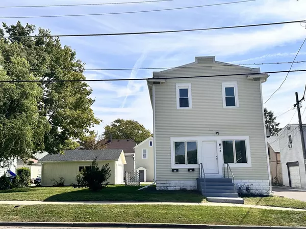 611-613 High Street, Aurora, IL 60505