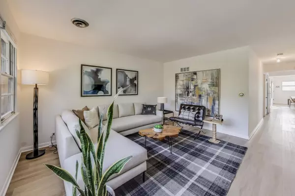 Park Ridge, IL 60068,103 N CLIFTON Avenue