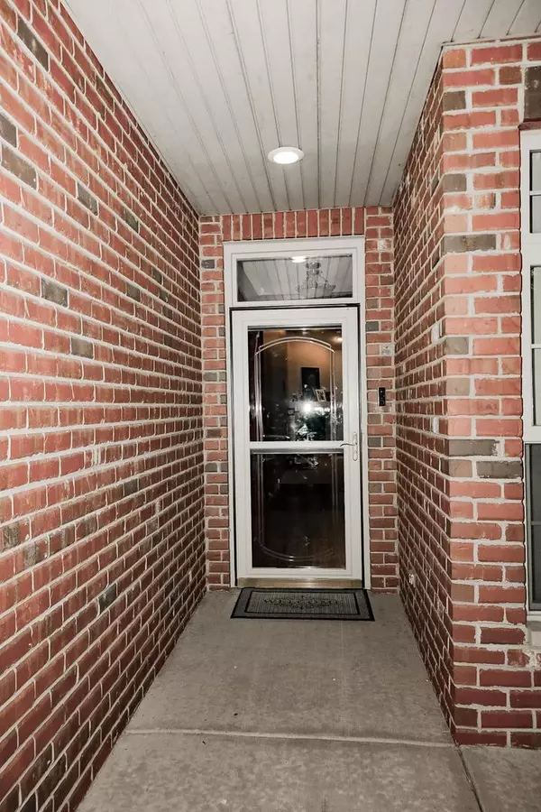Orland Park, IL 60467,18145 Breckenridge Boulevard
