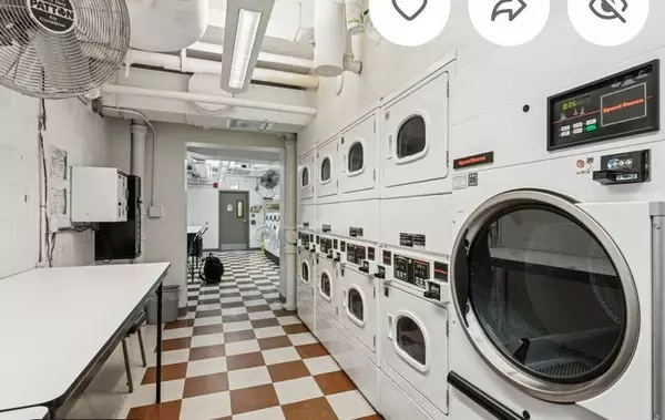 Chicago, IL 60660,6301 N Sheridan Road #24J