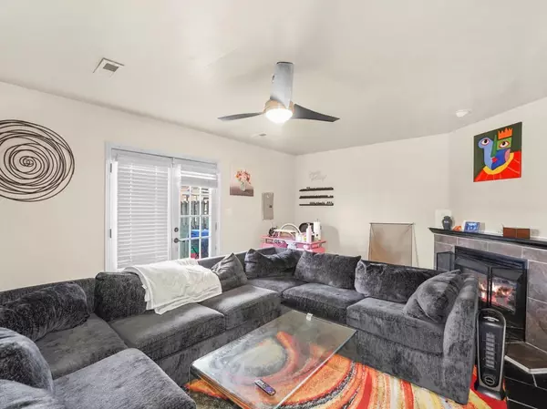 Burnham, IL 60633,14541 S MARQUETTE Avenue