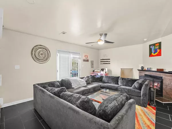 Burnham, IL 60633,14541 S MARQUETTE Avenue