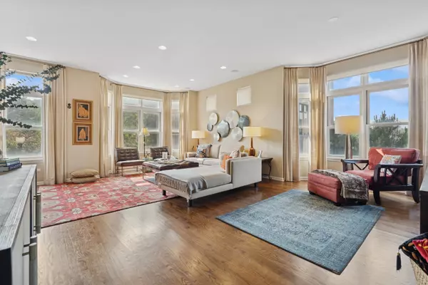 Chicago, IL 60607,743 W 15th Street