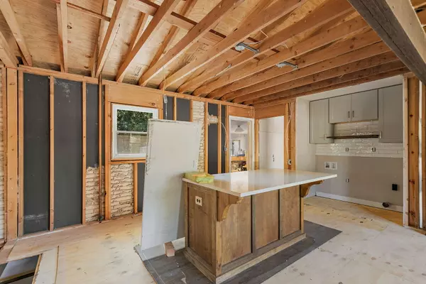 Mchenry, IL 60051,1007 Oeffling Drive