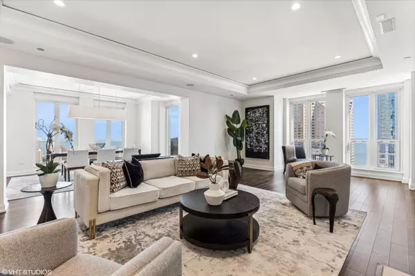 Chicago, IL 60611,11 E Walton Street #4202