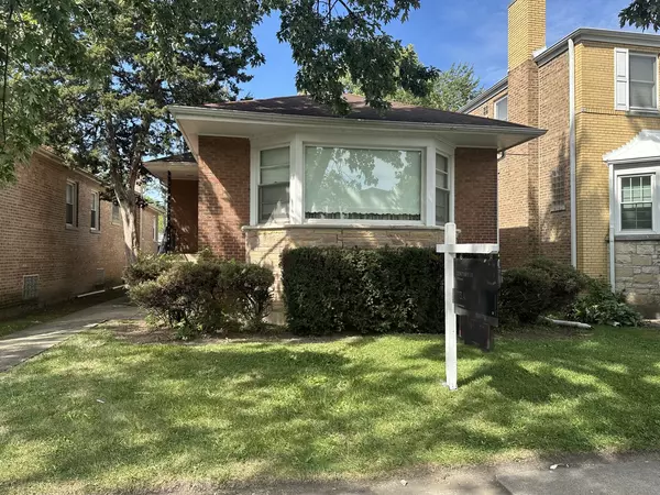 6504 N Whipple Street, Chicago, IL 60645