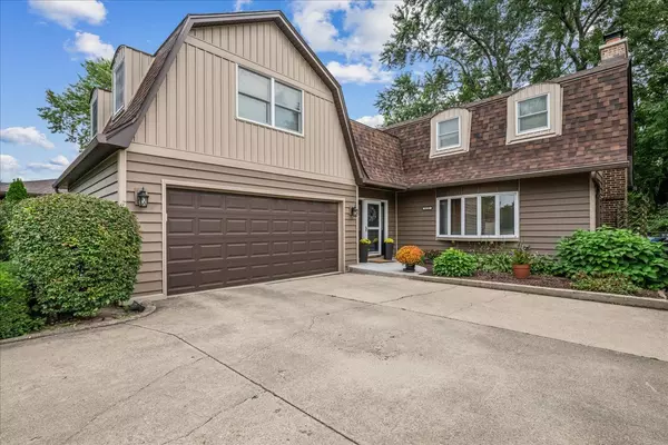 Mount Prospect, IL 60056,2121 W Haven Street