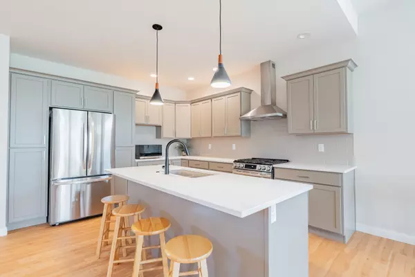 Bloomington, IL 61704,1906 Dunraven Road